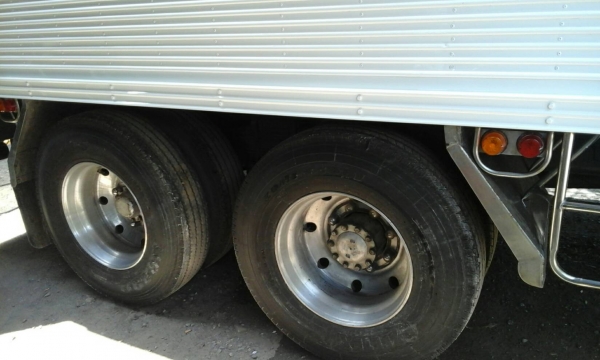 ขายHINO ZUMO 226 เครื่องJO8 220 แรงม้า แพหลังโปรเฟีย ชอบรถสดๆซ่อมถึงต้องคันนี้ ขาย1,050,000บาท 0892095791 แยกหัวคัชซีได้ครับ