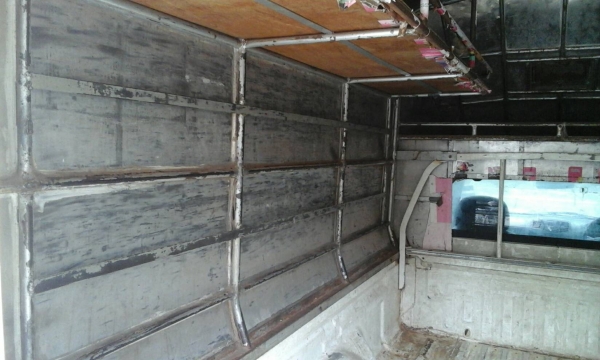 หลังคาสูง185ซม ใส่ดีแมก วีโก้ได้ครับ 5,000บาท 0892095791บอย