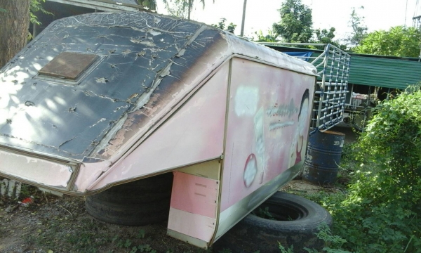 หลังคาสูง185ซม ใส่ดีแมก วีโก้ได้ครับ 5,000บาท 0892095791บอย