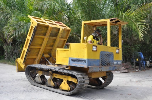 ขายรถบรรทุกดั้มเปอร์ ตีนตะขาบแทรคยางสวยMOROOKA MST-300 สวยเดิมจากญี่ปุ่นยังไม่เคยใช้ในไทย 165,000เท่านั้น!!