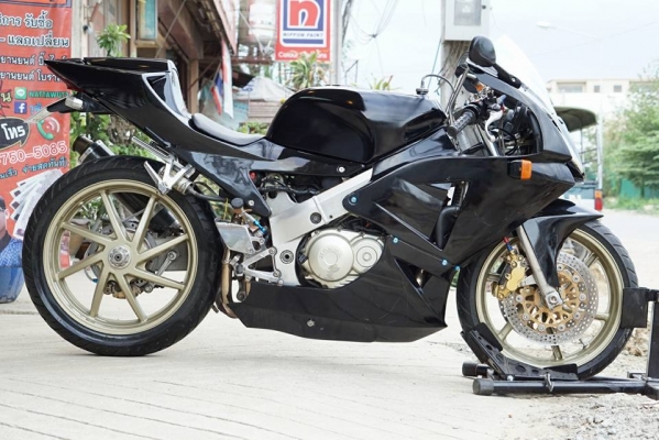 ร้าน วุฒิ นนบุรี ขาย HONDA VFR NC30 แฟริ่งแต่งทะบียนแท้พร้อมโอนรถสวยพร้อมใช้