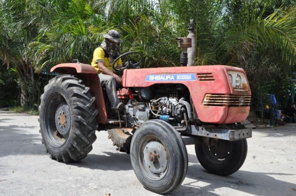 ขายรถไถSHIBAURA SD3000A 30แรง ขับดี ยางใหม่ สภาพสวยเดิมญี่ปุ่นไม่เคยใช้ในไทย 69,000 เท่านั้น!!