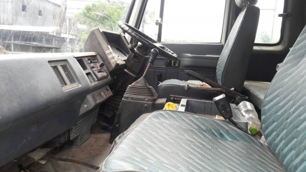 10ล้อดั้ม2เพลา175แรงISUZU..รถสวยจัง...ยางสวย เล่มพร้อม