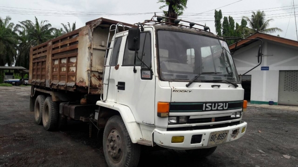 10ล้อดั้ม2เพลา175แรงISUZU..รถสวยจัง...ยางสวย เล่มพร้อม