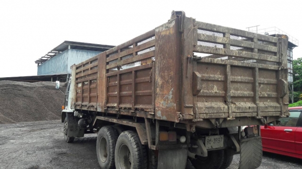 10ล้อดั้ม2เพลา175แรงISUZU..รถสวยจัง...ยางสวย เล่มพร้อม