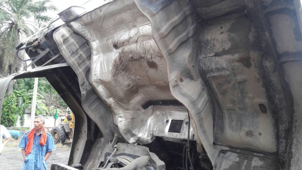 10ล้อดั้ม2เพลา175แรงISUZU..รถสวยจัง...ยางสวย เล่มพร้อม