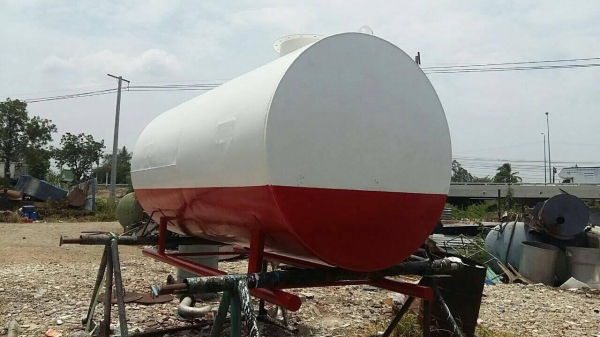 ถังน้ำมัน 5,000 ลิตร สภาพสวย สีแจ่ม เพิ่งเข้าใหม่ สอบถามก่อนได้ครับ/ ร้านวินิตรครับ