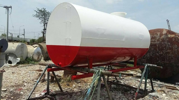 ถังน้ำมัน 5,000 ลิตร สภาพสวย สีแจ่ม เพิ่งเข้าใหม่ สอบถามก่อนได้ครับ/ ร้านวินิตรครับ