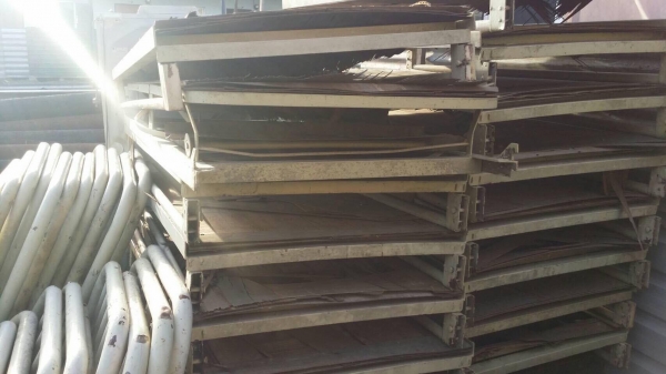 รถเข็นสแตนเลส 1,500 / เตียงคนป่วย 1,500 ** รถเข็นสแตนเลส 1,500 / เตียงคนป่วย 1,500 **