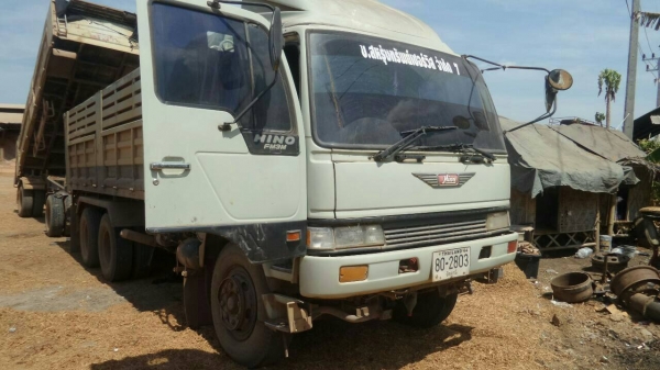 10ล้อดั้ม2เพลา240แรง FM3MNKD...รถห้างแท้ สภาพดี..