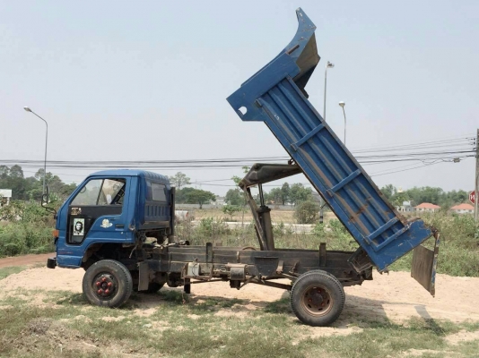 ขายด่วน หกล้อดั้ม ISUZU  ดั้ม เครื่อง4BE1-110แรง เฟืองท้ายF คัชชีสวย พร้อมใช้งาน  เอกสารม.79 พร้อมโอนครับ ราคาเบาๆ