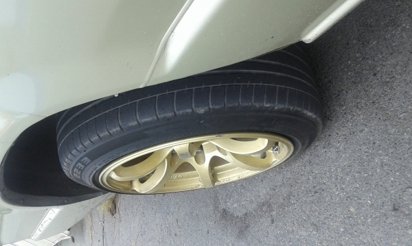 ขายล้อกะบะ6รู 2วง ขอบ17กว้าง9ออฟ20 ยางสวยๆ