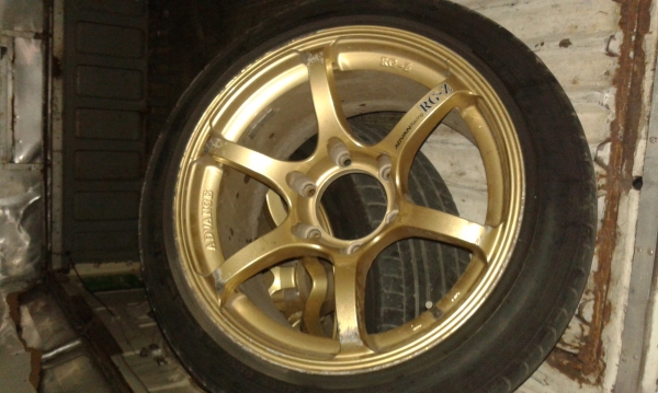 ขายล้อกะบะ6รู 2วง ขอบ17กว้าง9ออฟ20 ยางสวยๆ