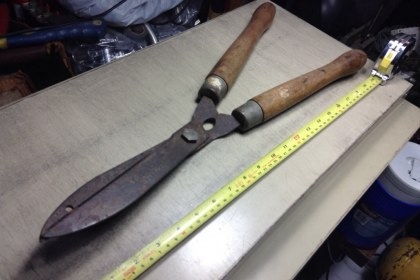 ขายกรรไกรตัดหญ้างานเก่าสภาพดีเหล็กดีด้ามไม้ Made in Usa.