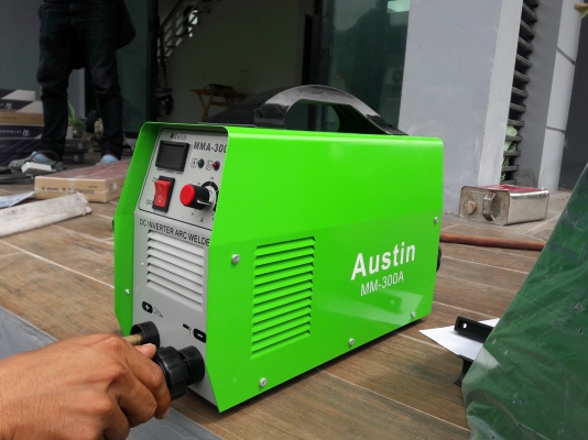 ขายตู้อินเวอเตอร์ ใหม่เเกะกล่องทุกตัว(ส่งเก็บเงินปลายทางได้วไทย)Austin รุ่นMM-300A รุ่นใช้งานต่อเนื่องได้ ไฟเต็ม ไฟแรง ไม่มีกั๊กเชื่อมนิ่ม  ราคาประหยัด2650- รวมส่งทั่วไทย เก็บเงินปลายทาง2750-รวมส่งด่วนทั่วไทยส่งสินค้าถึงหน้าบ้านเเล้วค่อยชำระเงิน แบบส