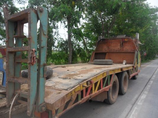 ขาย 10 ล้อ 1 เพลา รากรถเกี่ยว ราคาต่อรองได้ติดต่อช่างหมึก 087-5262494 และ 094-7452226