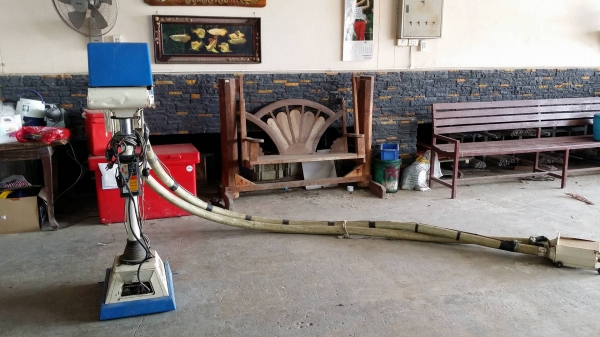 ท่อส่งข้าว ISEKI รุ่น UBM10 เก่าญี่ปุ่น ท่อยาว 4.60 เมตร  สภาพเครื่องพร้อมใช้งาน