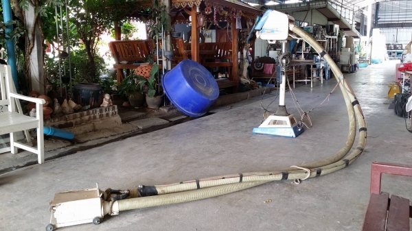 ท่อส่งข้าว ISEKI รุ่น UBM10 เก่าญี่ปุ่น ท่อยาว 4.60 เมตร  สภาพเครื่องพร้อมใช้งาน