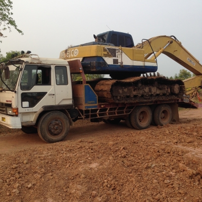 ขายด่วน เทรลเลอร์ MITSUBISHI FN215K เพลาเดียว มีชโลร์ ขึ้น200อยู่ครับ เครื่องเกียร์ดี คัชชีสวย ยางพร้อมใช้ เบรคทริฟฟี่ พ่วงมาลัยเพาเวอร์ ภาษีเต็ม เอกสารพร้อมโอน