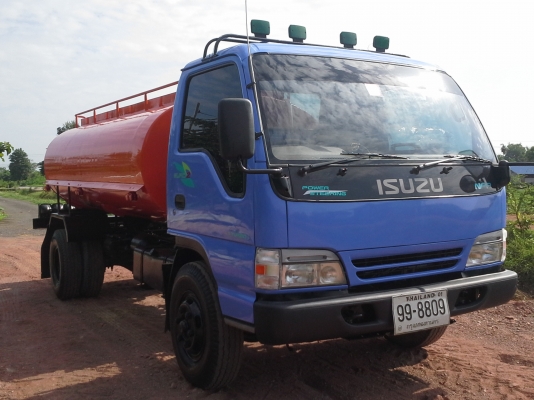 ISUZU 6ล้อรถน้ำ  NPR (130แรง) เครื่องดี ยางดี ครัทซีสวย ขาย 570,000 บาท ศุภากร 081-1903107 , 081-4252943