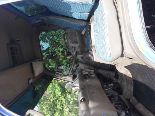 ISUZU 6ล้อรถน้ำ  NPR (130แรง) เครื่องดี ยางดี ครัทซีสวย ขาย 570,000 บาท ศุภากร 081-1903107 , 081-4252943