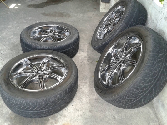 ขอบ20นิ้ว6รู พร้อมยาง สวยๆ 4 ล้อ ราคา 9900 บาท