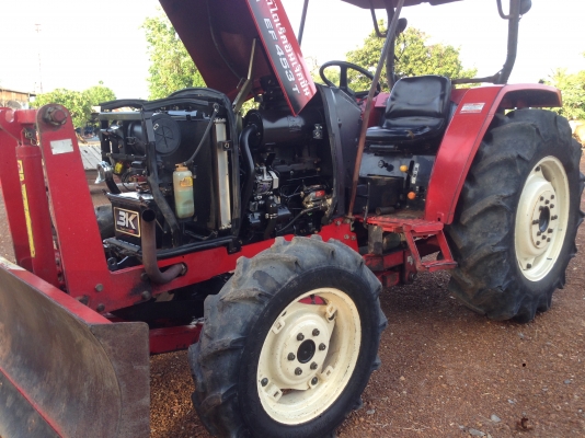 ขาย ยันม่า453T 4WD อุปกร5ชิ้น พร้อมใช้งาน รถไม่เคยลงนา รถสวยๆเดิมๆ