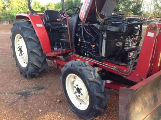 ขาย ยันม่า453T 4WD อุปกร5ชิ้น พร้อมใช้งาน รถไม่เคยลงนา รถสวยๆเดิมๆ