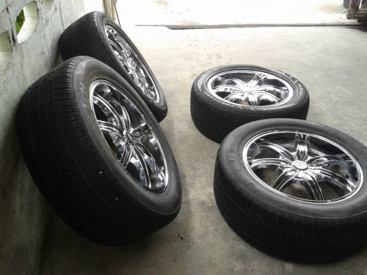 ขอบ20นิ้ว6รู พร้อมยาง สวยๆ 4 ล้อ ราคา 9900 บาท