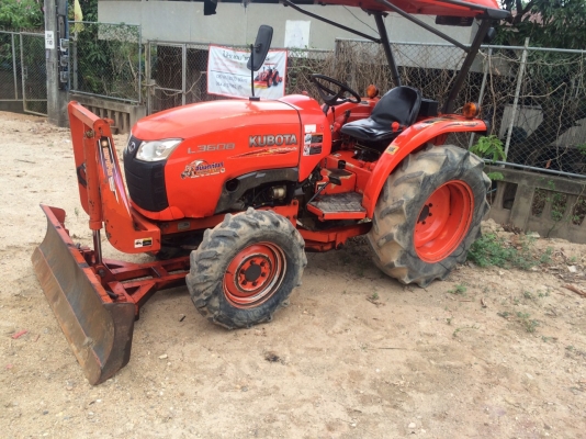 รถไถ36แรง พร้อมอุปกรณ์3ชิ่น