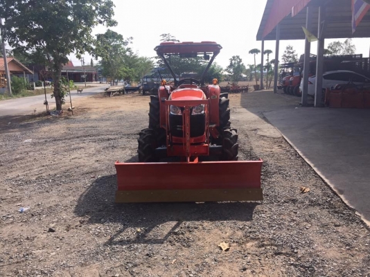 ขายรถไถคูโบต้า L4708(4WD)2เพลา ใช้งาน 449 ชม. รถสวย ขายพร้อมอุปกรณ์ใบมีดดันดินหน้าและผานพรวน ราคา 425,000 บาท สนใจโทร 081-9136451 หรือ ขอดูรูปเพิ่มเติมได้ทาง line:bow6451 ค่ะ