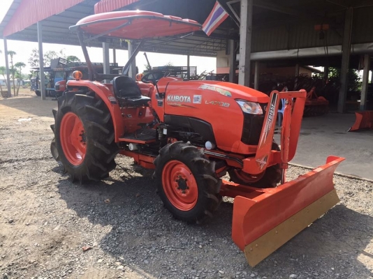 ขายรถไถคูโบต้า L4708(4WD)2เพลา ใช้งาน 449 ชม. รถสวย ขายพร้อมอุปกรณ์ใบมีดดันดินหน้าและผานพรวน ราคา 425,000 บาท สนใจโทร 081-9136451 หรือ ขอดูรูปเพิ่มเติมได้ทาง line:bow6451 ค่ะ
