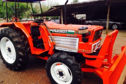 ขาย L4202DT  4WD พร้อมใบดันหน้า