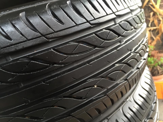 ขายยาง FIRESTONE TZ700 185-65-14 ปี12 สภาพเหมือนใหม่ ตุ่มหน้ายางยังอยู่ ชุดละ 2,900 บาท