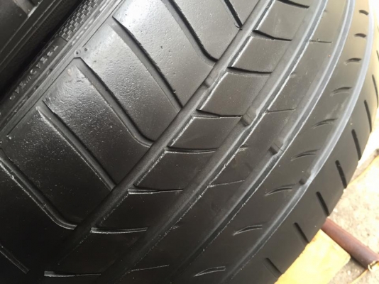 ขายยาง DUNLOP SPORT MAXX 245-35-20 ปี11 ดอกสวย ไม่มีปะไม่ร้าวไม่กินข้าง คู่ละ 1,900 บาท