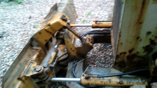 รถ แท็กเตอร์ KOMATSU / D20P.    สนใจติดต่อ  081 - 6079515