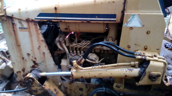 รถ แท็กเตอร์ KOMATSU / D20P.    สนใจติดต่อ  081 - 6079515