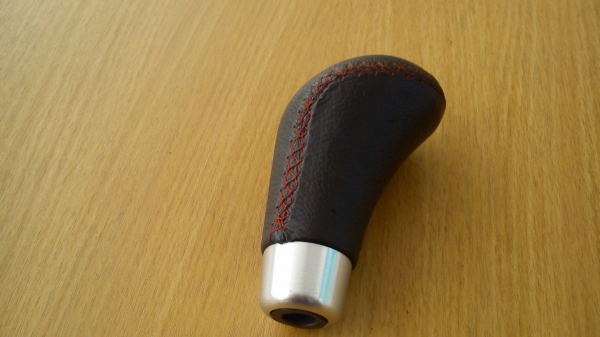 หัวเกียร์หนังเย็บด้ายแดง หัวเกียร์หนังเย็บด้ายแดง