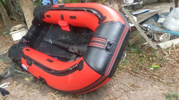 เรือยาง 330