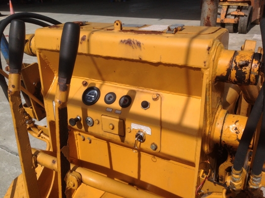 ขายรถหน้าตักหลังขุดKomatsuรุ่นD10S-1มือสองญี่ปุ่นไม่เคยใช้งานในไทย มีใบอินวอย เครื่องดีเซล2สูบ สภาพดีมากเหมาะใช้งานเล็กๆทั่วไป สภาพดีเก่าเก็บพร้อมใช้งาน ขายรถหน้าตักหลังขุดKomatsuรุ่นD10S-1มือสองญี่ปุ่นไม่เคยใช้งานในไทย มีใบอินวอย เครื่องดีเซล2สูบ สภาพดีมากเหมาะใช้งานเล็กๆทั่วไป สภาพดีเก่าเก็บพร้อมใช้งาน