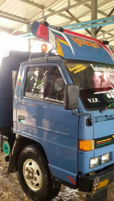 รถบรรทุก 6 ล้อ 125 ดั้ม รถบรรทุก 6 ล้อ 125 ดั้ม