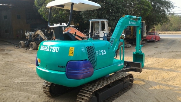 ขายรถขุดแบคโฮ KOMATSU Pc25-รุ่น7E ขนาด25 รถเก่านอกแท้100\% (คอลโทลน้ำมัน ระบบไว แทรคเหล็ก) รถพร้อมใช้งาน ขายรถขุดแบคโฮ KOMATSU Pc25-รุ่น7E ขนาด25 รถเก่านอกแท้100\% (คอลโทลน้ำมัน ระบบไว แทรคเหล็ก) รถพร้อมใช้งาน