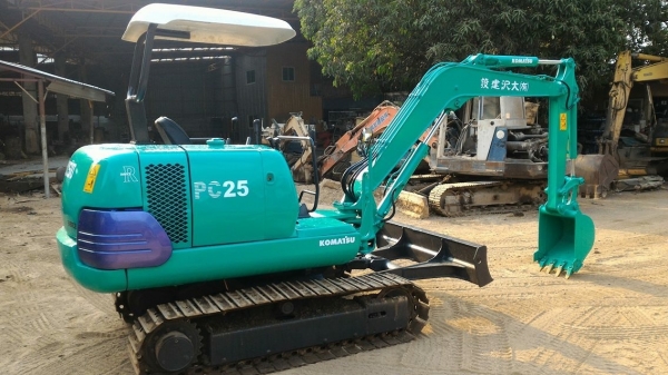 ขายรถขุดแบคโฮ KOMATSU Pc25-รุ่น7E ขนาด25 รถเก่านอกแท้100\% (คอลโทลน้ำมัน ระบบไว แทรคเหล็ก) รถพร้อมใช้งาน ขายรถขุดแบคโฮ KOMATSU Pc25-รุ่น7E ขนาด25 รถเก่านอกแท้100\% (คอลโทลน้ำมัน ระบบไว แทรคเหล็ก) รถพร้อมใช้งาน