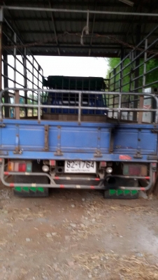 รถบรรทุก 6 ล้อ ใหญ่ 135 เทอร์โบ