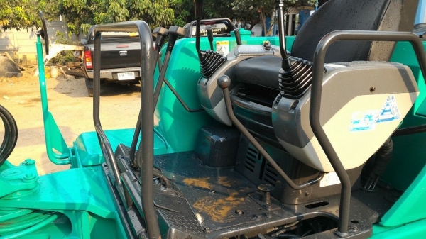 ขายรถขุดแบคโฮ KOMATSU Pc25-รุ่น7E ขนาด25 รถเก่านอกแท้100\% (คอลโทลน้ำมัน ระบบไว แทรคเหล็ก) รถพร้อมใช้งาน