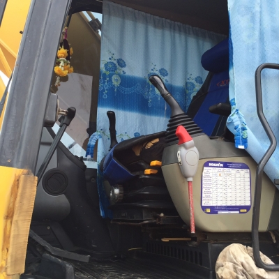 ขาย!! >>> Komatsu Pc200 รุ่น 8 <<< สภาพสวยพร้อมใข้งาน เล่มทะเบียน ราคา 1,650,000 บาท ต่อรอง ขาย!! >>> Komatsu Pc200 รุ่น 8 <<< สภาพสวยพร้อมใข้งาน เล่มทะเบียน ราคา 1,650,000 บาท ต่อรอง