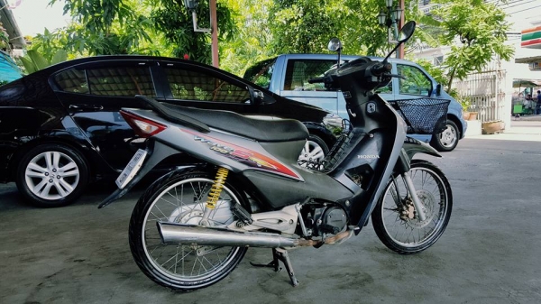 ขออนุญาติขาย HONDA WAVE 100 U-BOX รุ่นกุญแจ 2 ชั้น ขออนุญาติขาย HONDA WAVE 100 U-BOX รุ่นกุญแจ 2 ชั้น