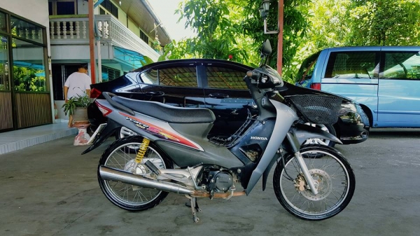 ขออนุญาติขาย HONDA WAVE 100 U-BOX รุ่นกุญแจ 2 ชั้น ขออนุญาติขาย HONDA WAVE 100 U-BOX รุ่นกุญแจ 2 ชั้น