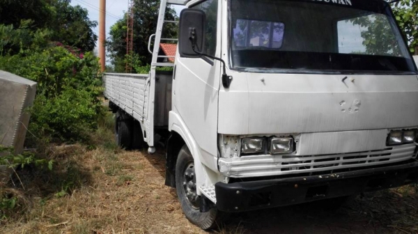 ขายรถ6ล้อ KM779 ยาว5เมตร เครื่องWO4D สภาพพร้อมใช้งาน เอกสารพร้อมโอน สนใจโทร 090-8588220คุณนะ 093-3258446คุณบิว หรือเข้าดูสินค้าอื่นๆได้ที่ www.narong2truck.com หรือ www.truck.in.th/498 หรือเพจFacebook ณรงค์ ซื้อขายรถมือสอง (เว็บไซต์ส่วนตัว) หรือFacebook ค