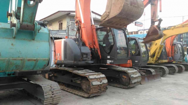 ขาย HITACHI ZX 225 US มาใหม่ เก่าญี่ ปุ่น สภาพสวย เดิมๆๆ  พร้อมใช้  สนใจโทร089-3818694 ดวงนภา